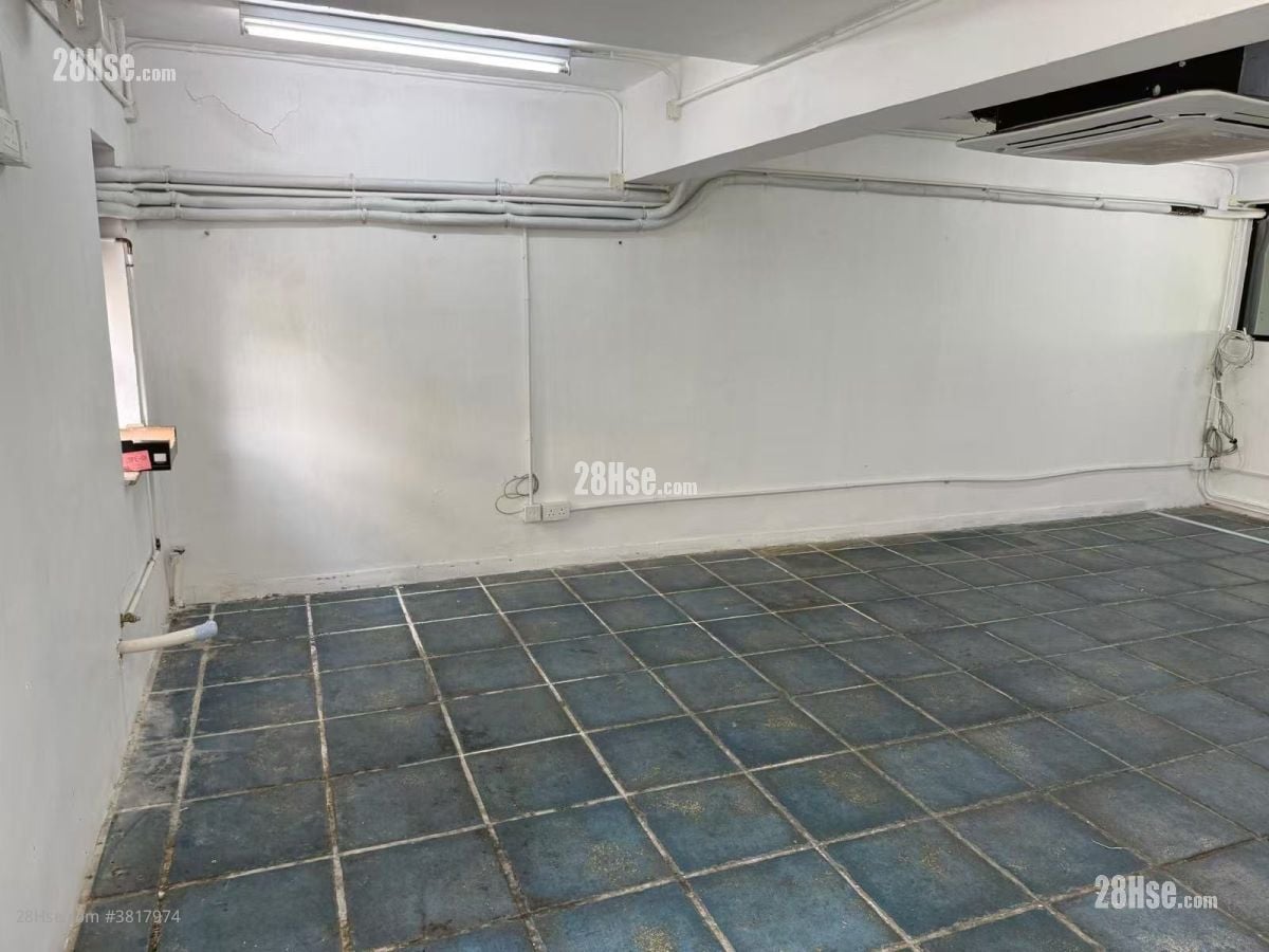 西貢市中心宜春街地鋪 租盤 900 平方呎