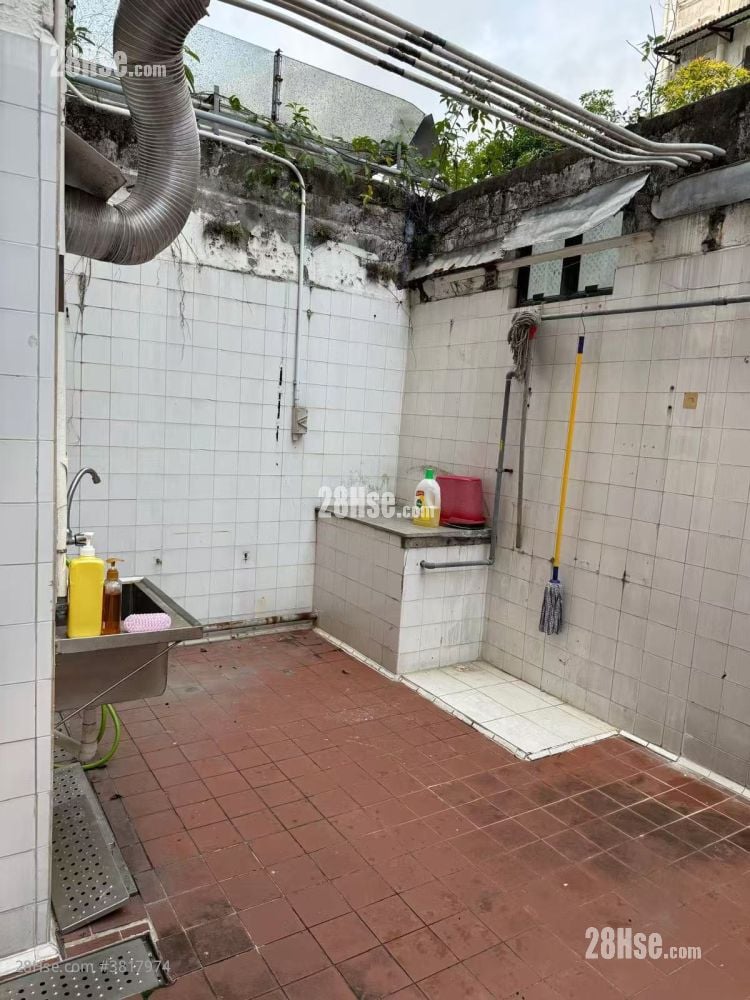 西貢市中心宜春街地鋪 租盤 900 平方呎