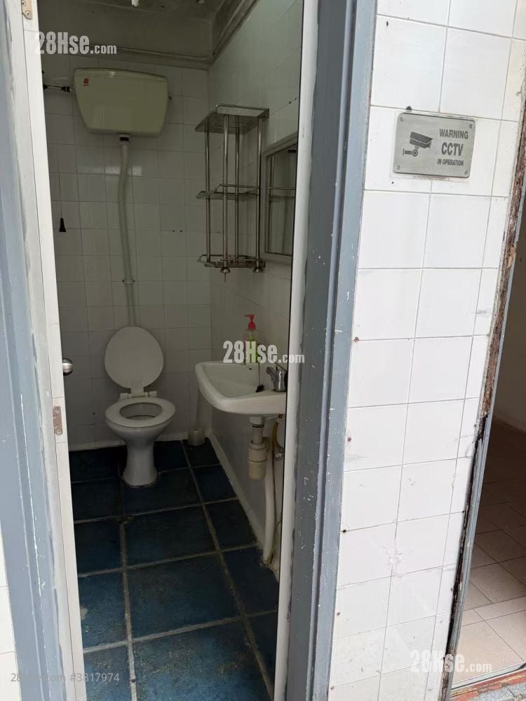 西貢市中心宜春街地鋪 租盤 900 平方呎