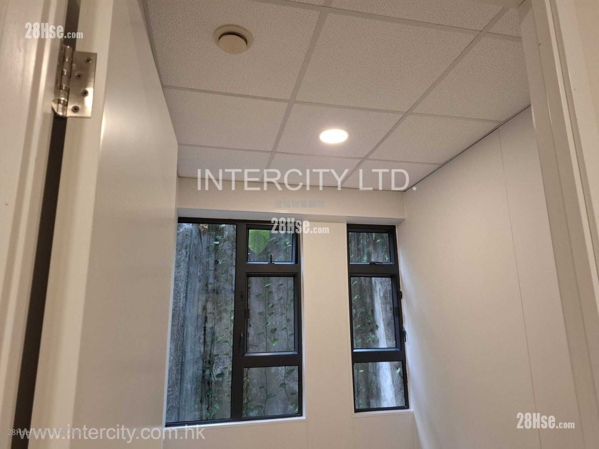Kam Hing Building Rental 4 Bedrooms , 1 Toilet