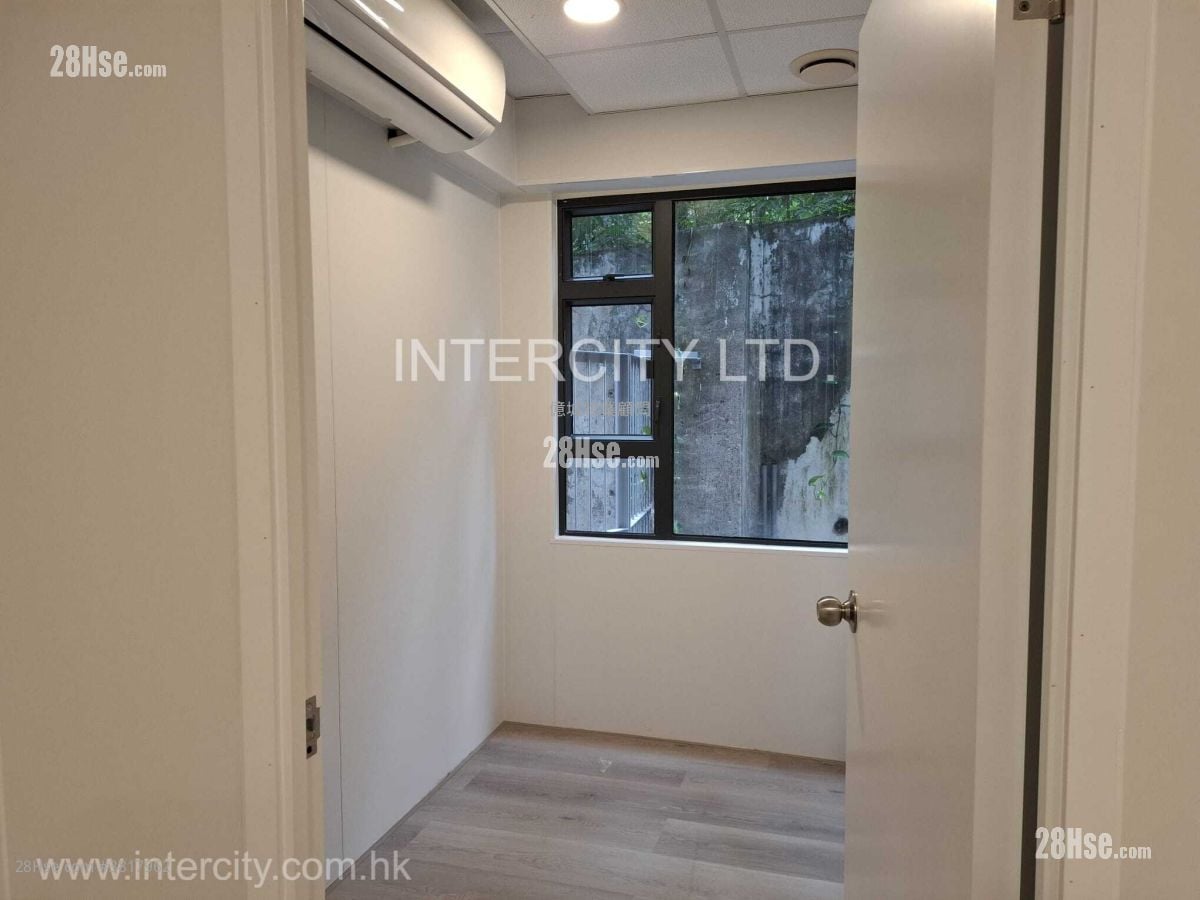 Kam Hing Building Rental 4 Bedrooms , 1 Toilet
