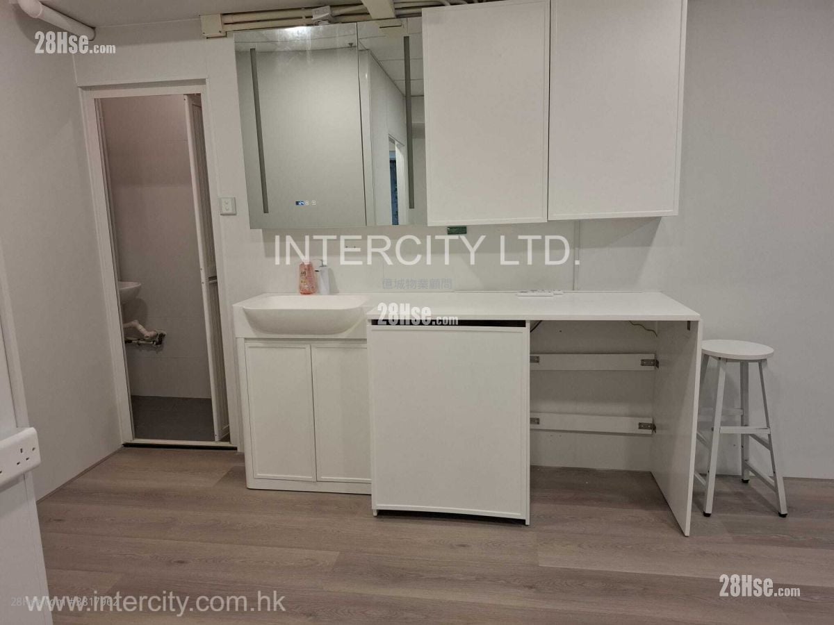 Kam Hing Building Rental 4 Bedrooms , 1 Toilet