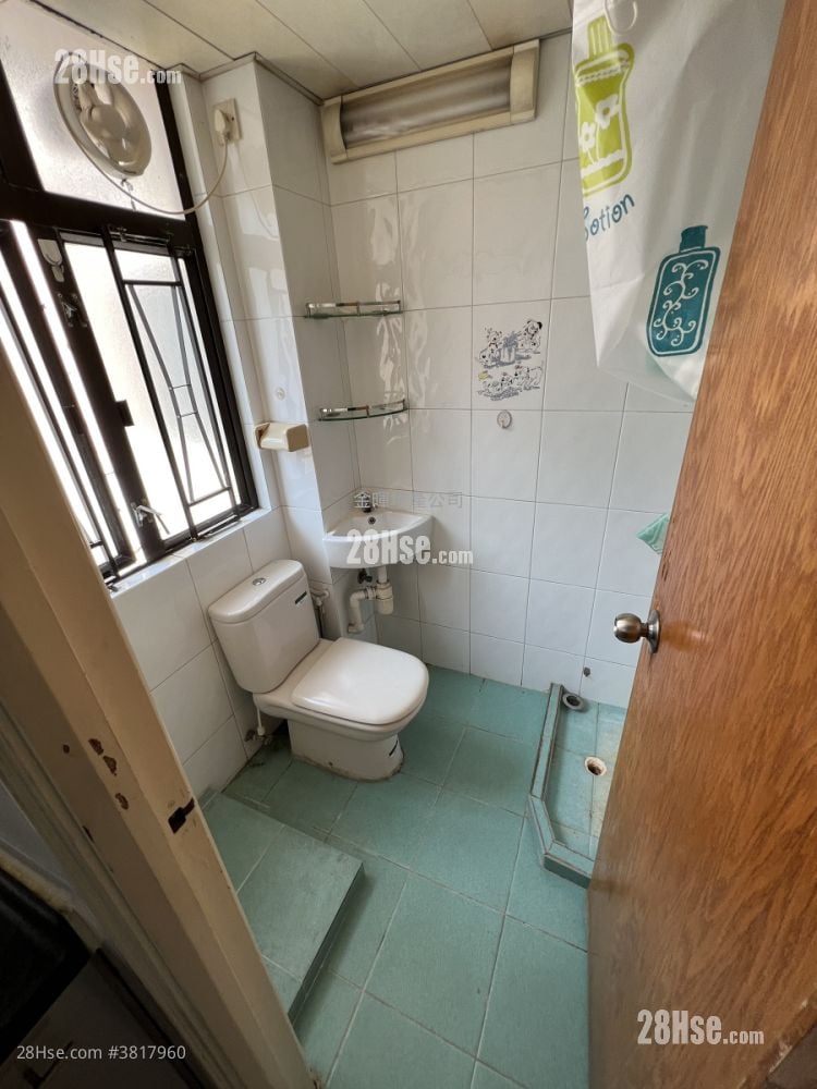 King Wong Building Rental 2 Bedrooms , 1 Bathroom 326 ft²