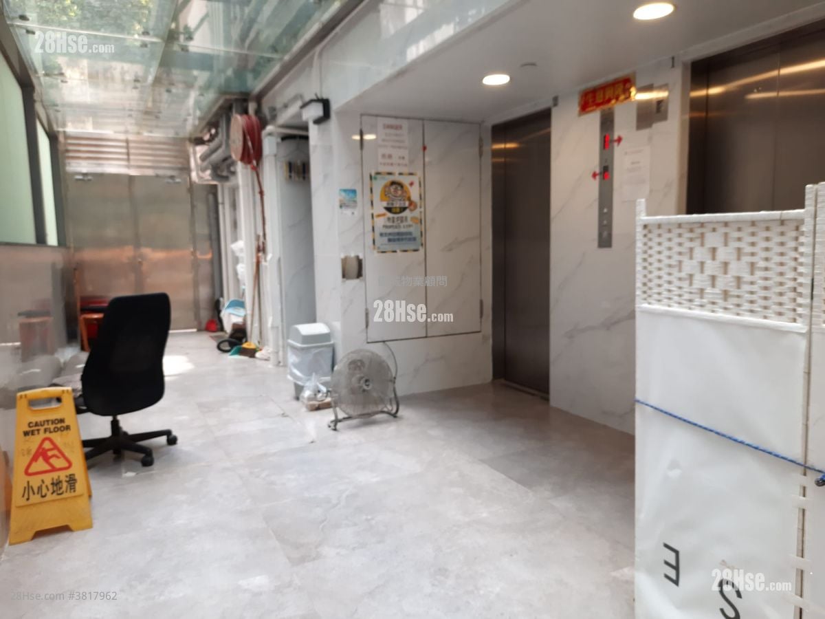 Kam Hing Building Rental 4 Bedrooms , 1 Toilet