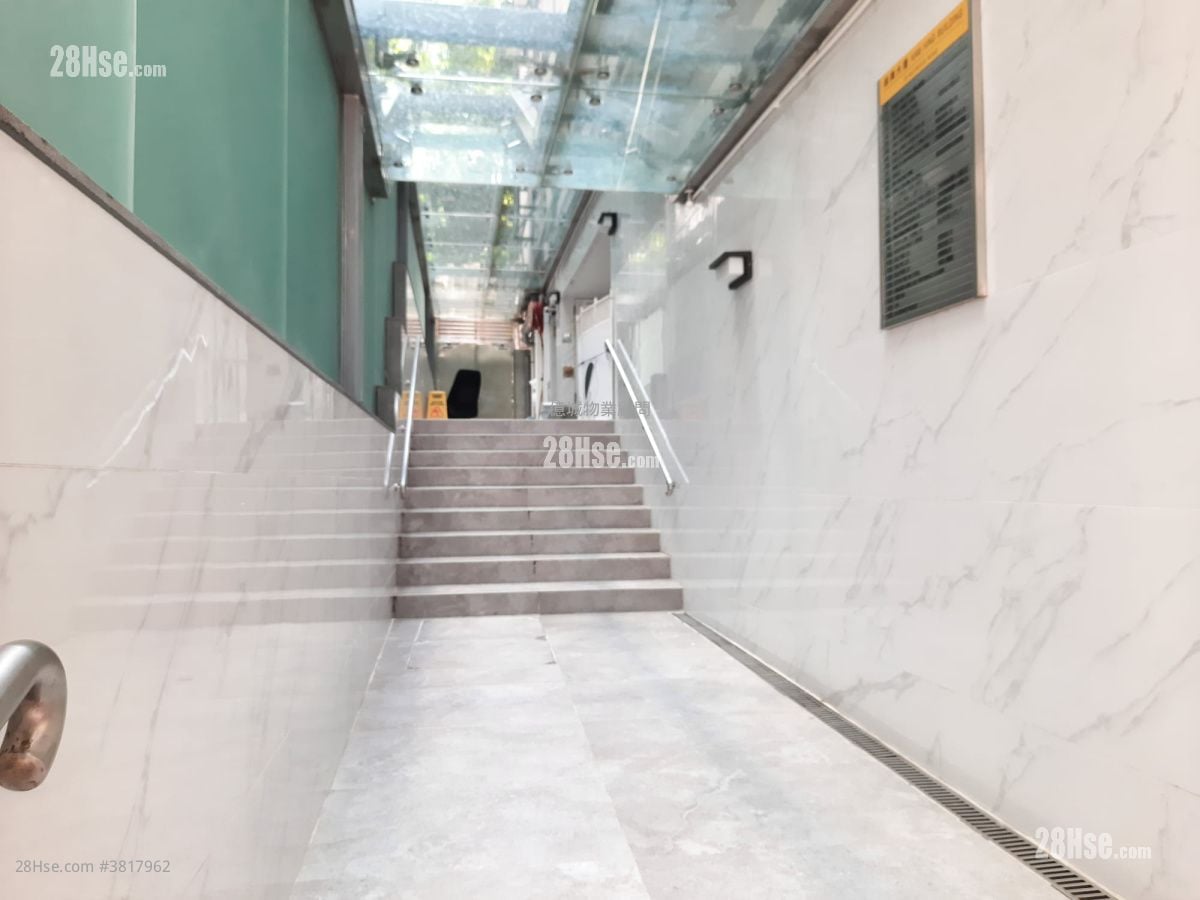 Kam Hing Building Rental 4 Bedrooms , 1 Toilet