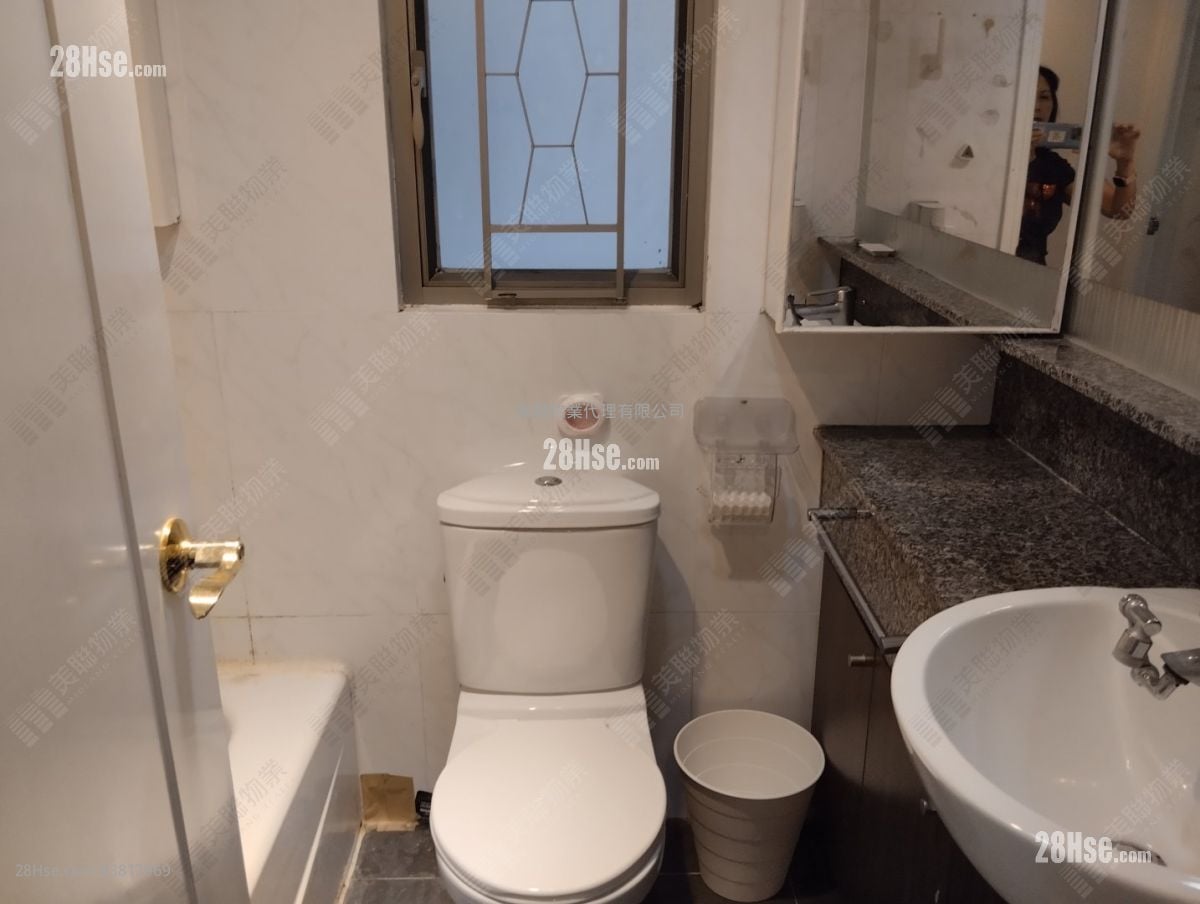 Tseung Kwan O Plaza Sell 2 Bedrooms , 1 Bathroom 456 ft²