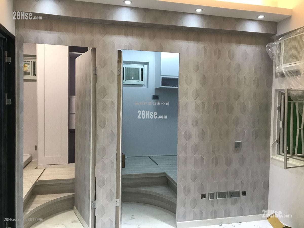 Tak Fook Building Sell 2 Bedrooms , 1 Bathroom 298 ft²