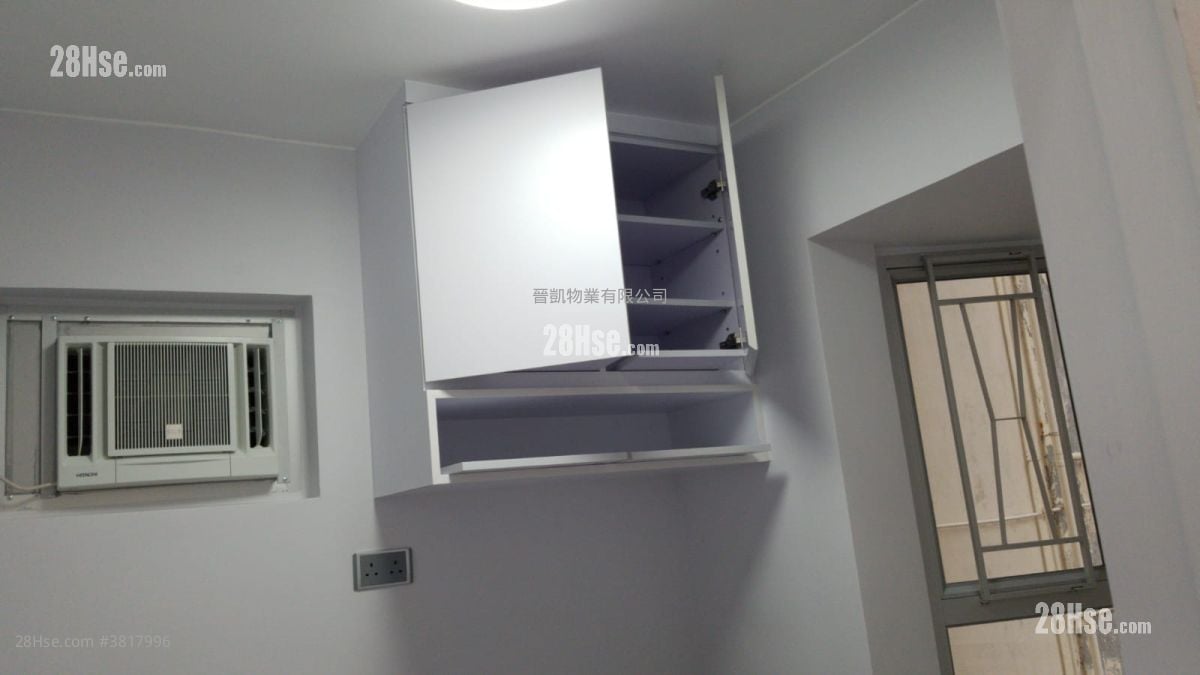 Tak Fook Building Sell 2 Bedrooms , 1 Bathroom 298 ft²