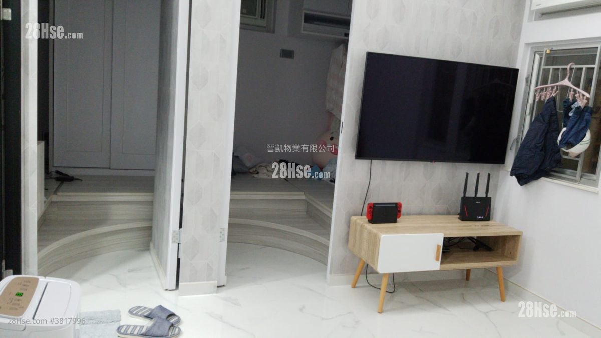 Tak Fook Building Sell 2 Bedrooms , 1 Bathroom 298 ft²