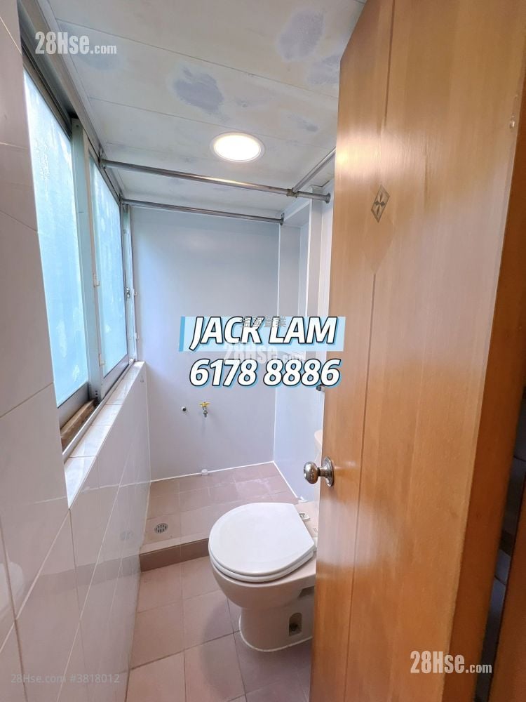 Man Fai Building Rental 3 Bedrooms , 2 Bathrooms 792 ft²