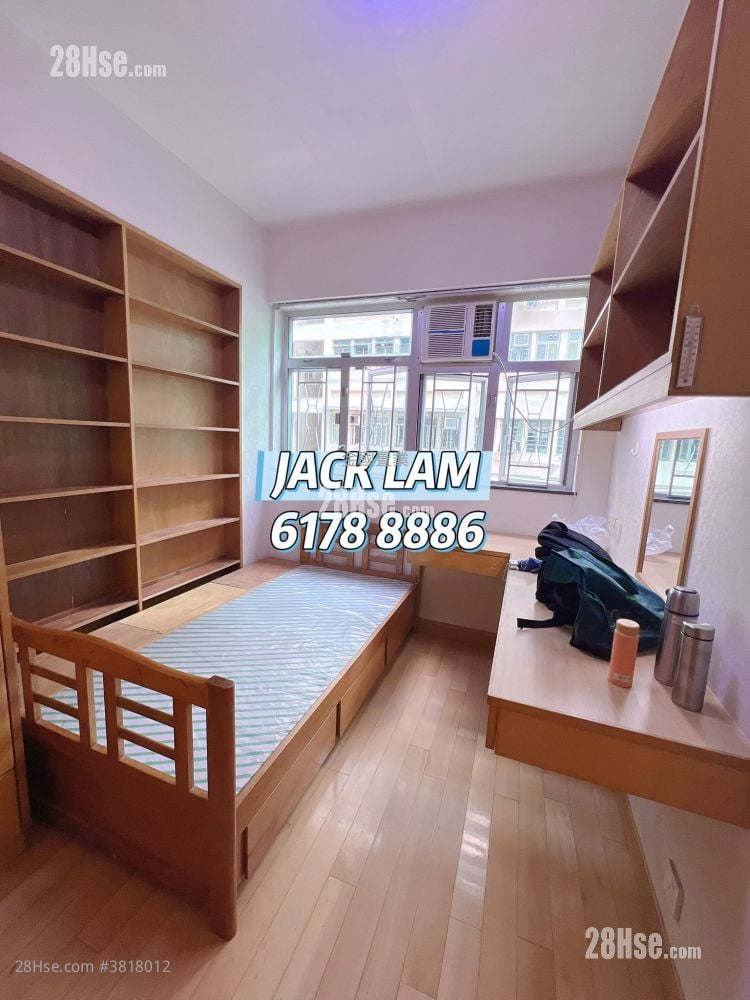 Man Fai Building Rental 3 Bedrooms , 2 Bathrooms 792 ft²