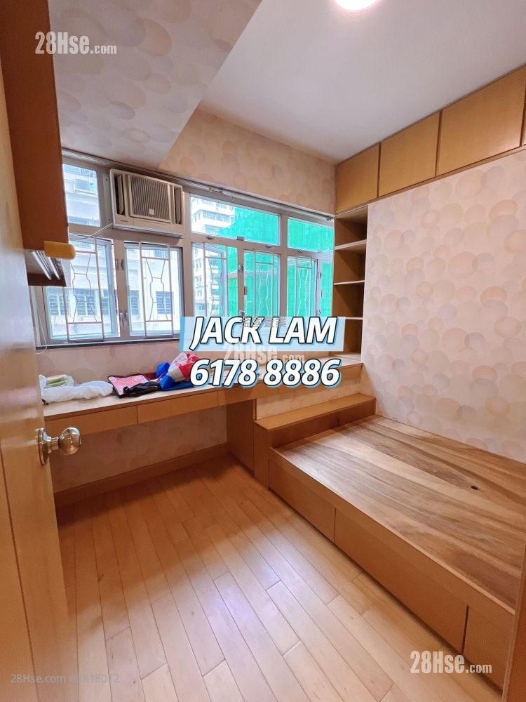 Man Fai Building Rental 3 Bedrooms , 2 Bathrooms 792 ft²