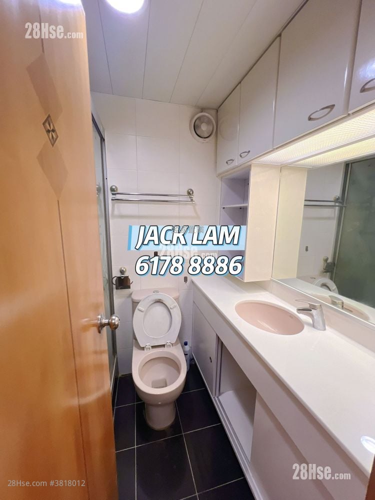 Man Fai Building Rental 3 Bedrooms , 2 Bathrooms 792 ft²