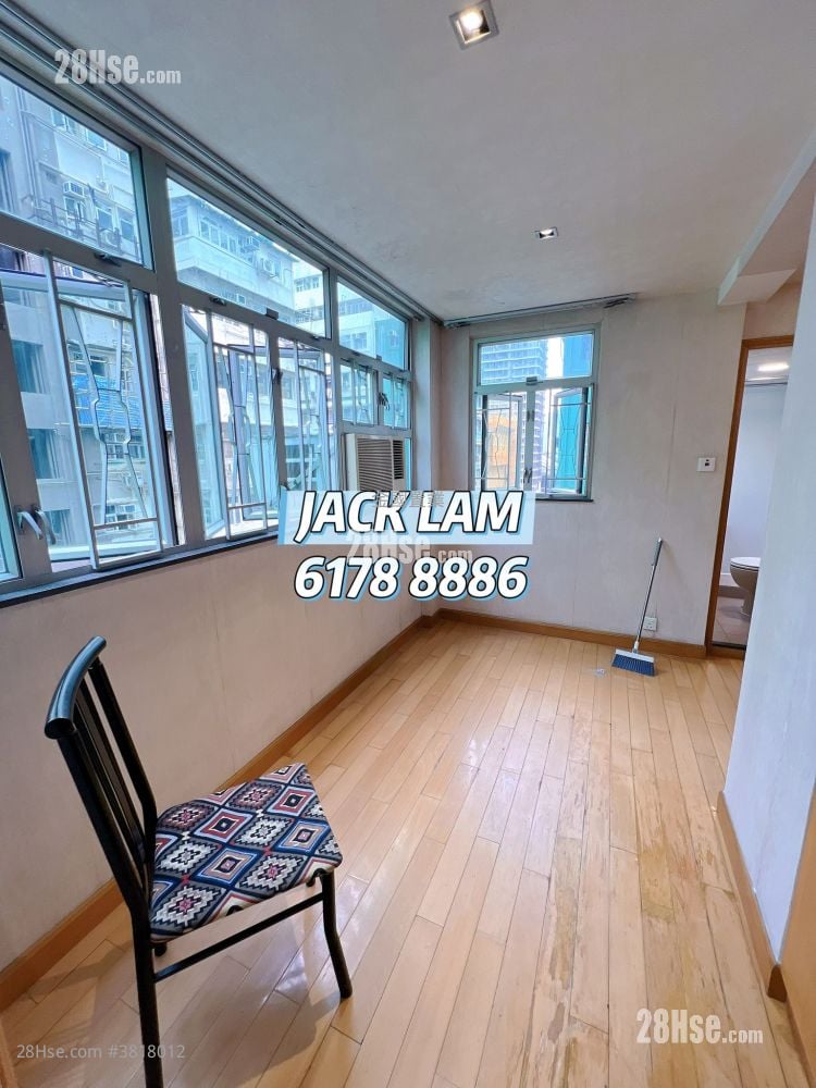 Man Fai Building Rental 3 Bedrooms , 2 Bathrooms 792 ft²