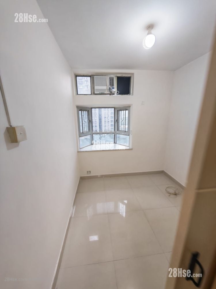 海濱花園 售盤 3 房 , 2 浴室 700 平方呎