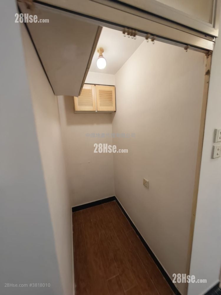 海濱花園 售盤 3 房 , 2 浴室 700 平方呎