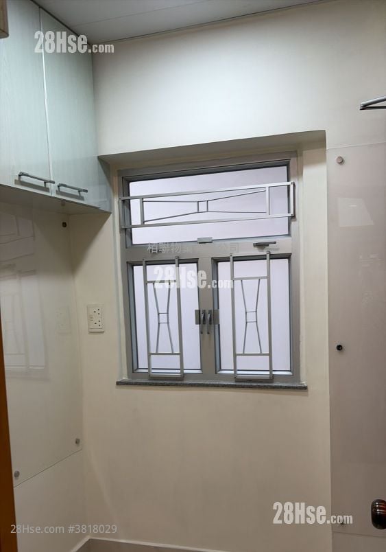 Peace Building Rental 2 Bedrooms , 1 Bathroom 466 ft²