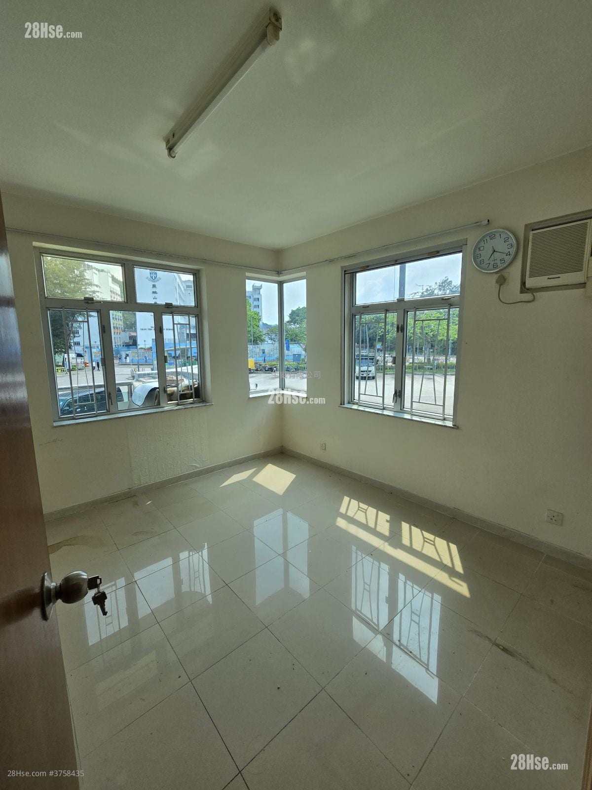 大水坑村 租盤 3 房 , 1 浴室 700 平方呎