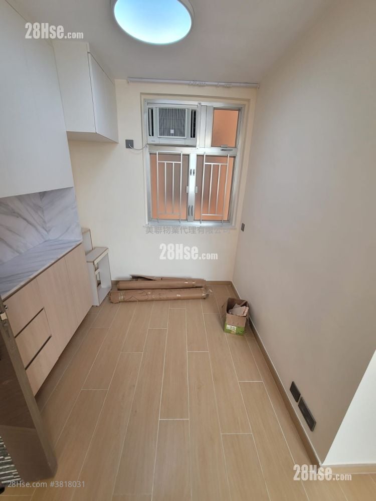 Amoy Gardens Rental 2 Bedrooms , 1 Bathroom 375 ft²