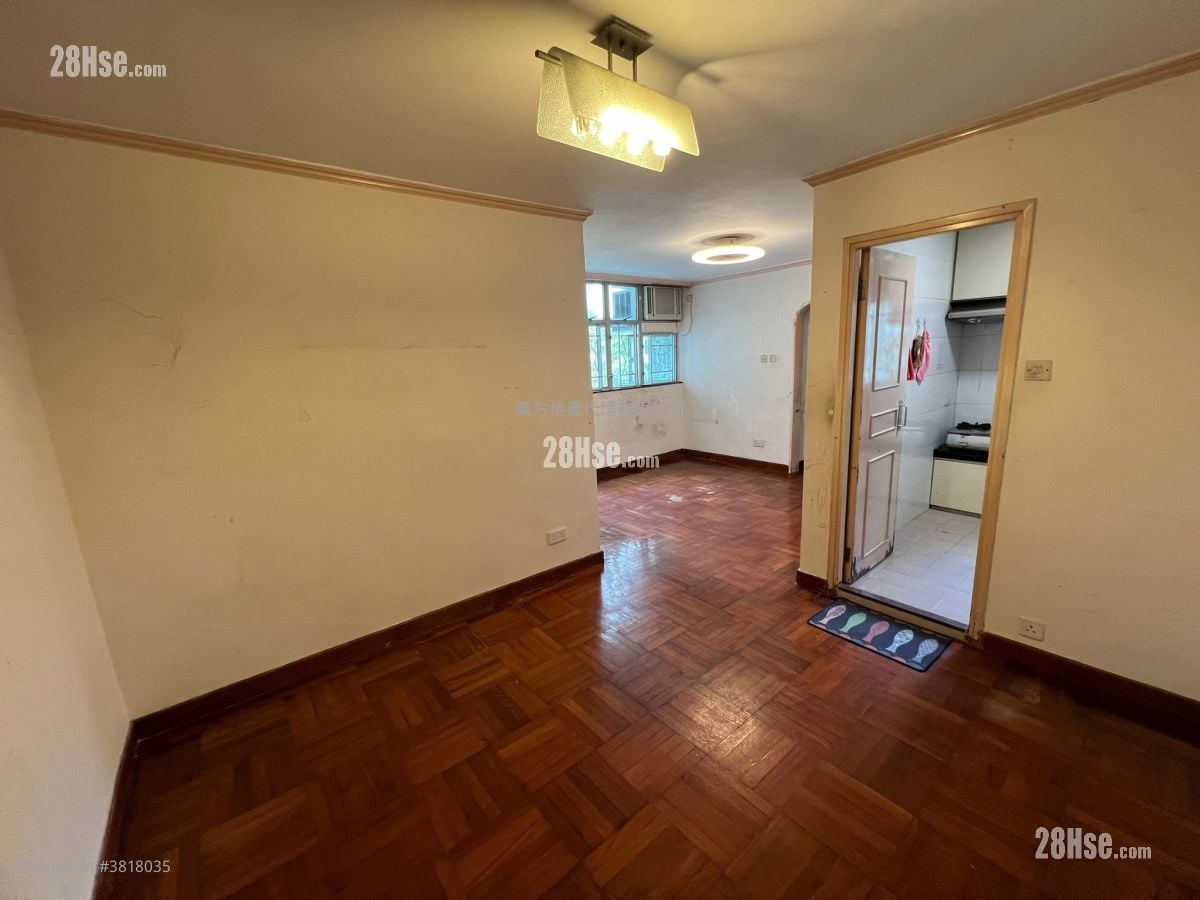 Saddle Ridge Garden Sell 3 Bedrooms , 1 Bathroom 592 ft²