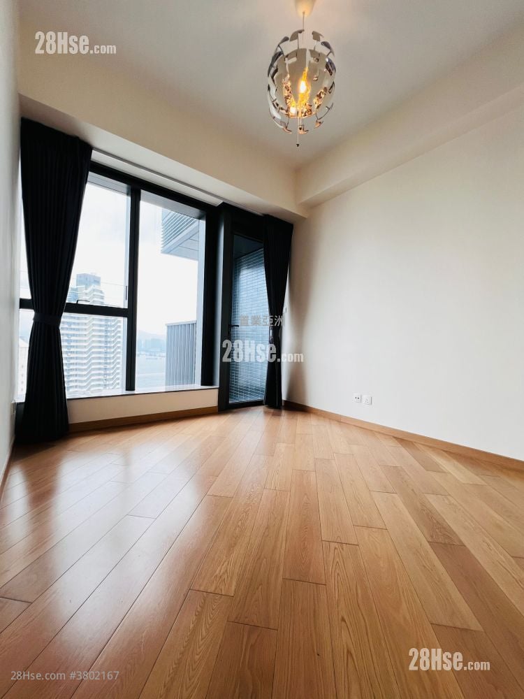 Novum West Sell 4 Bedrooms , 4 Bathrooms 1,258 ft²