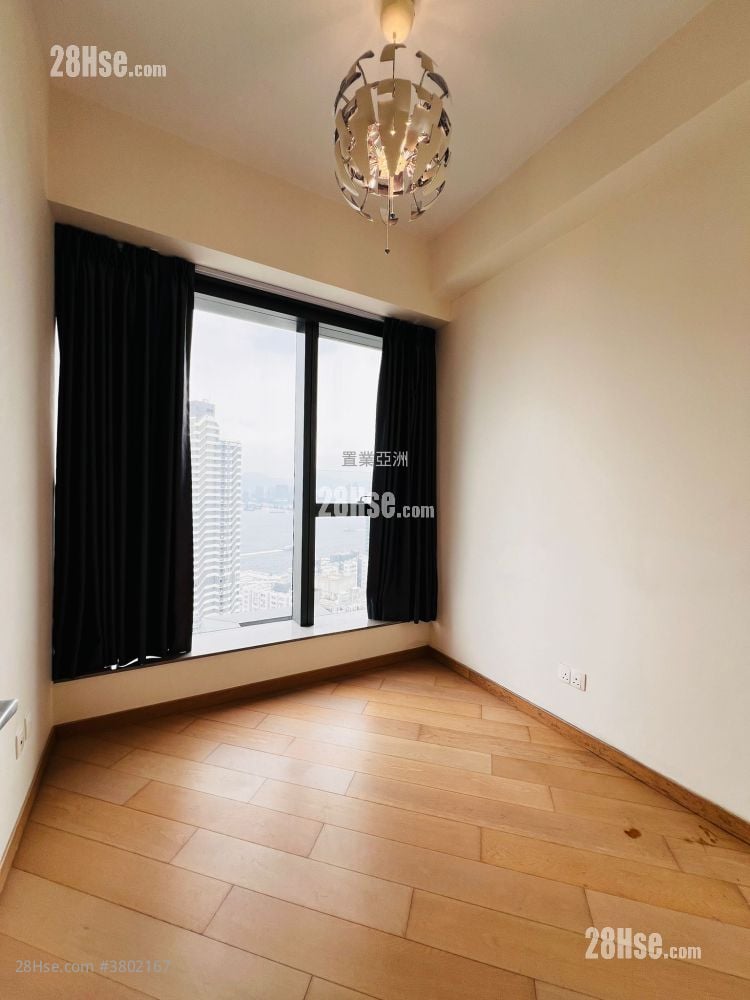 Novum West Sell 4 Bedrooms , 4 Bathrooms 1,258 ft²