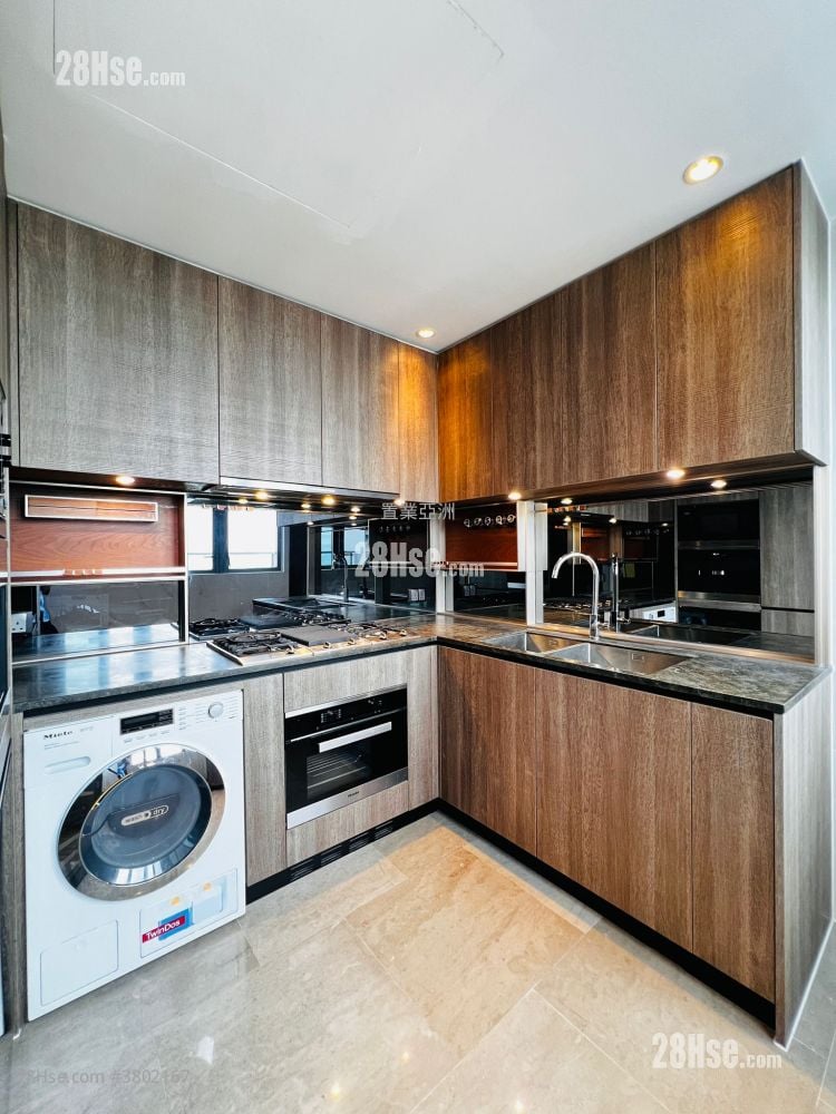 Novum West Sell 4 Bedrooms , 4 Bathrooms 1,258 ft²