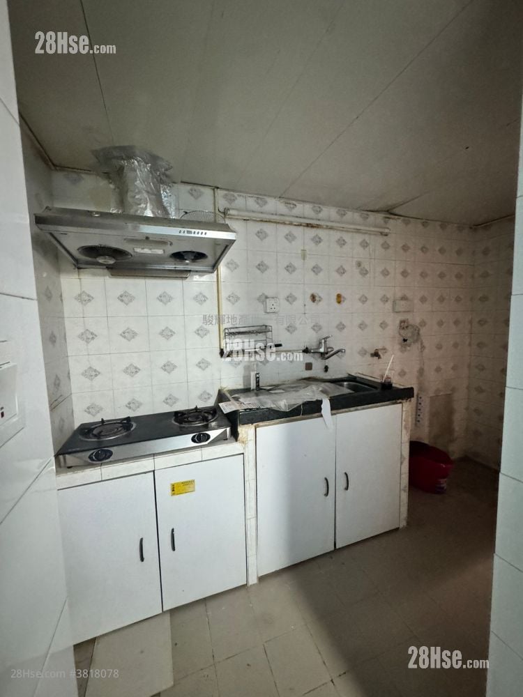 Kwong Fung Building Sell 3 Bedrooms , 1 Bathroom 407 ft²