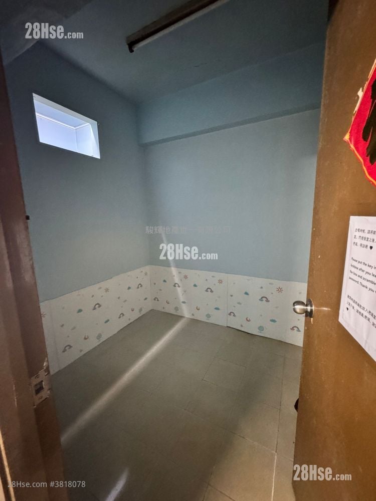 Kwong Fung Building Sell 3 Bedrooms , 1 Bathroom 407 ft²