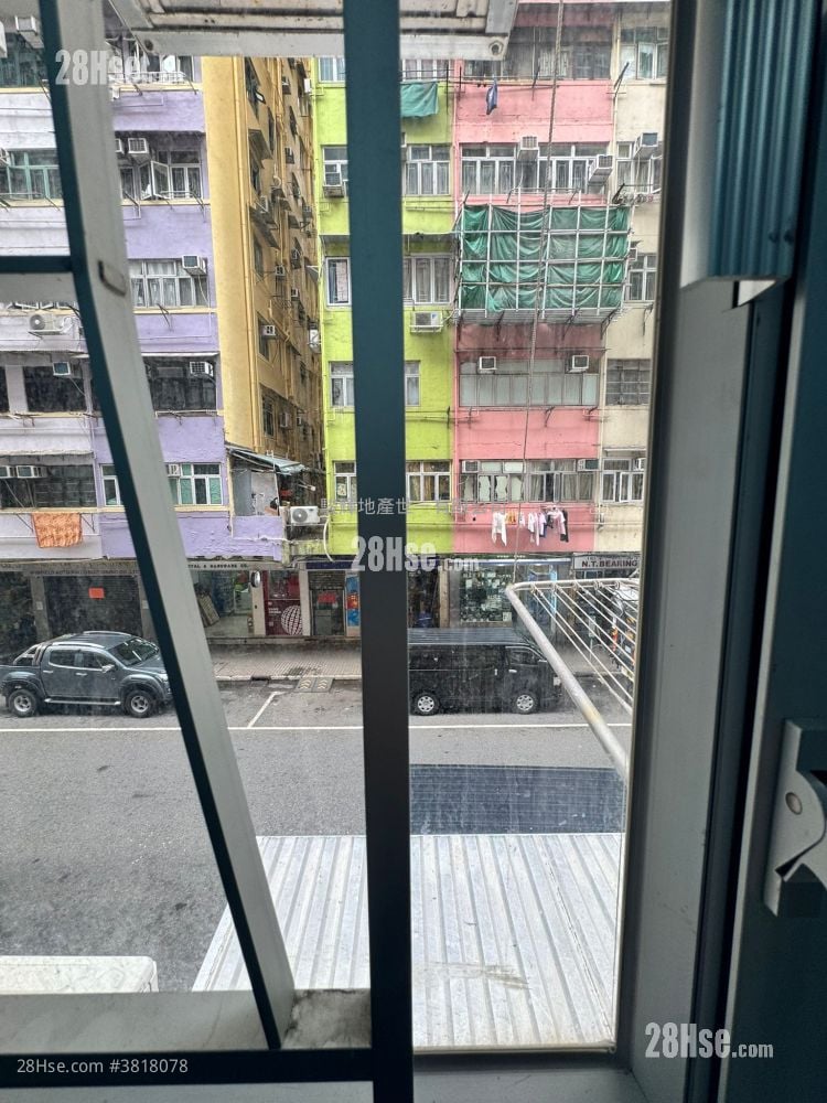Kwong Fung Building Sell 3 Bedrooms , 1 Bathroom 407 ft²