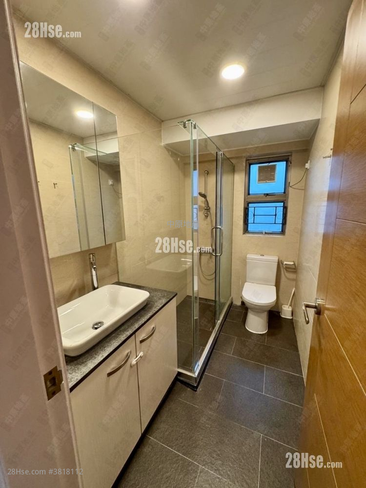 King's Park Villa Rental 1,136 ft²