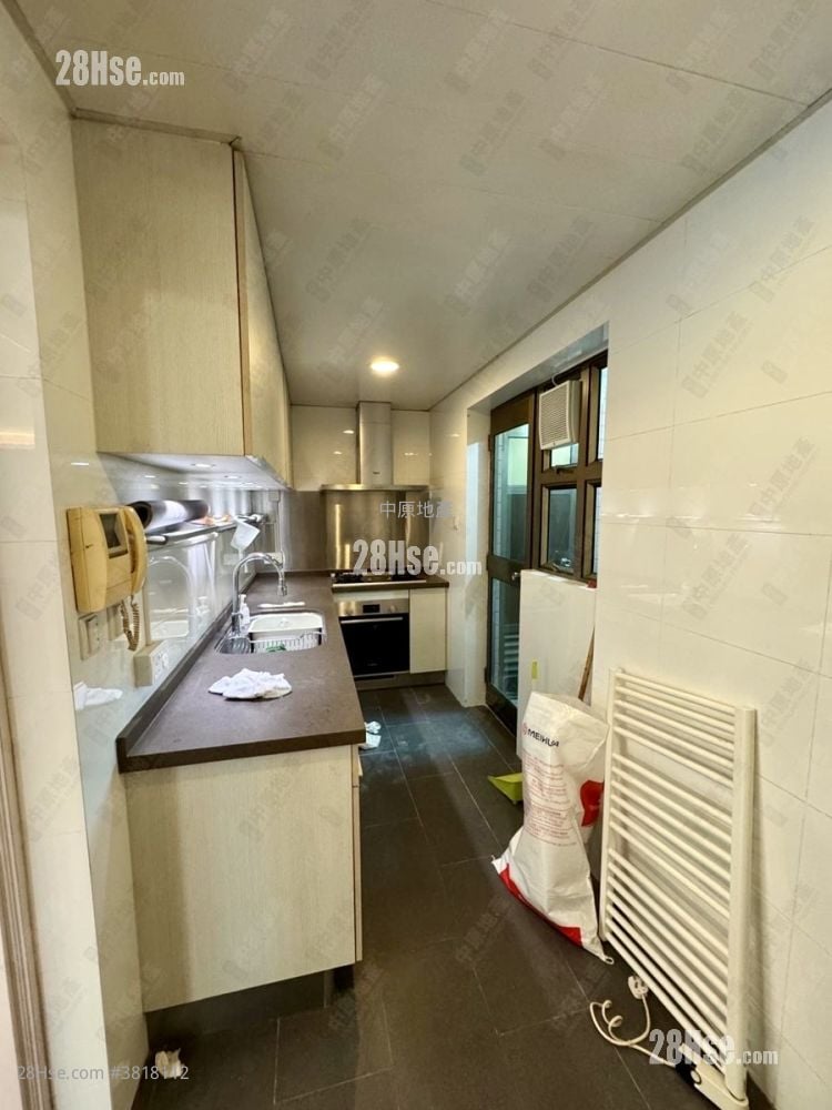 King's Park Villa Rental 1,136 ft²