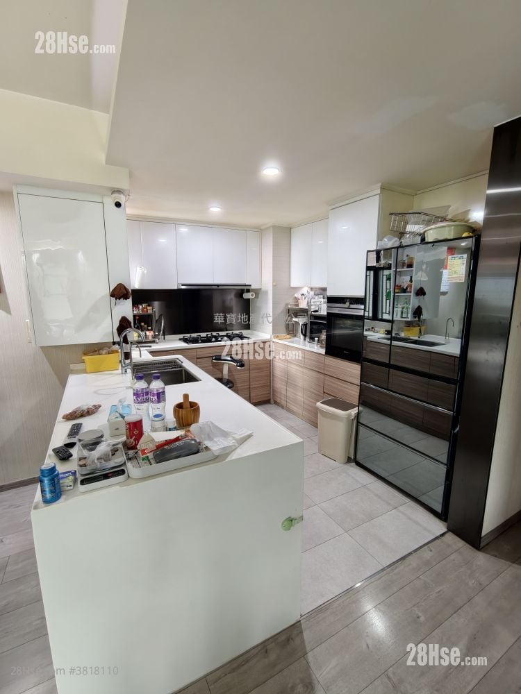 翠峰小築 售盤 2 房 , 1 浴室 825 平方呎