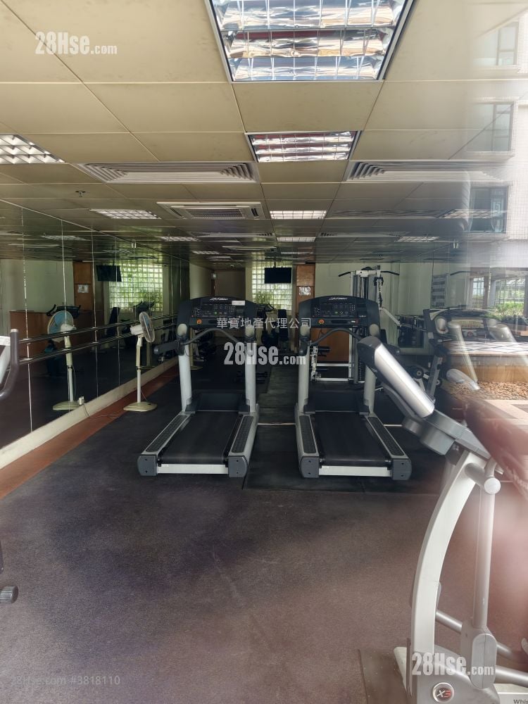 翠峰小築 售盤 2 房 , 1 浴室 825 平方呎