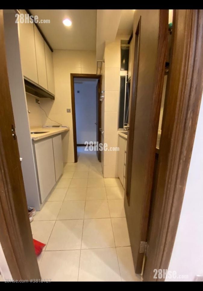 Lung Man Building Rental 2 Bedrooms , 2 Bathrooms 651 ft²