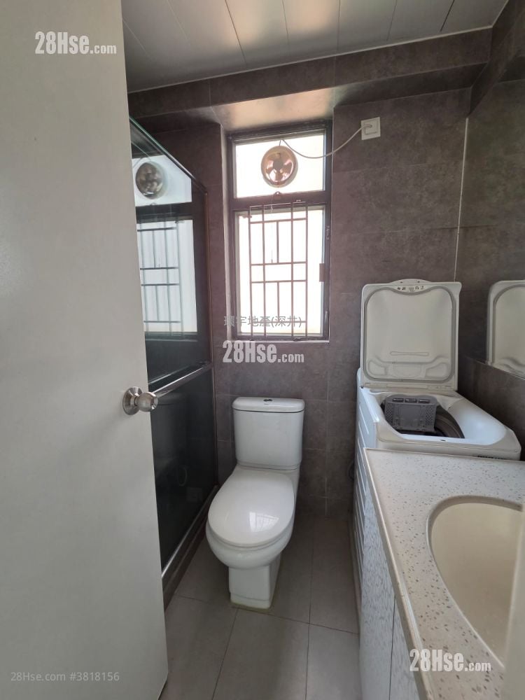 Sea Crest Villa Rental 2 Bedrooms , 1 Bathroom 415 ft²