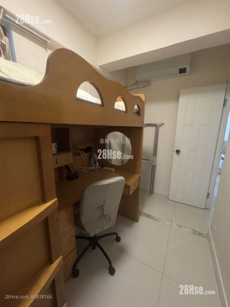 Apartment Rental 3 Bedrooms , 2 Bathrooms 535 ft²