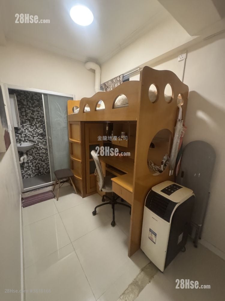 Apartment Rental 3 Bedrooms , 2 Bathrooms 535 ft²