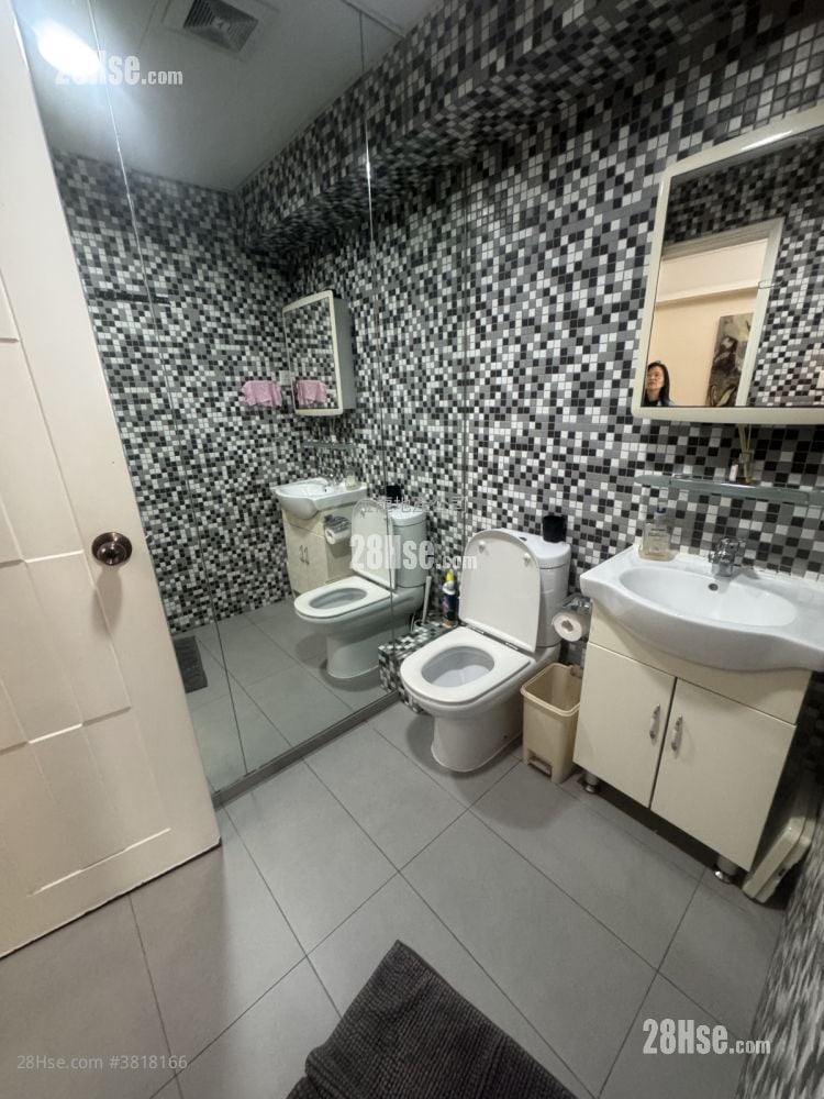 Apartment Rental 3 Bedrooms , 2 Bathrooms 535 ft²