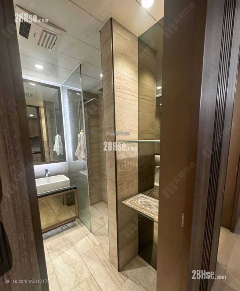 The Met. Acappella Rental 399 ft²