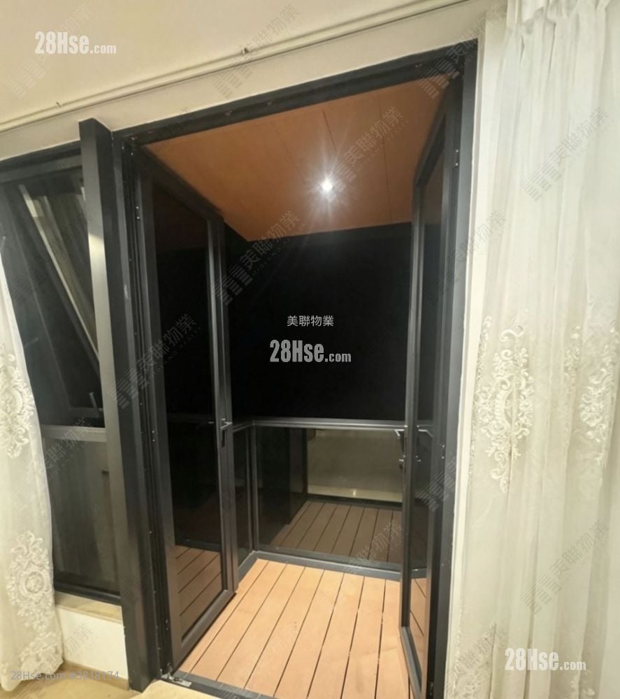 The Met. Acappella Rental 399 ft²