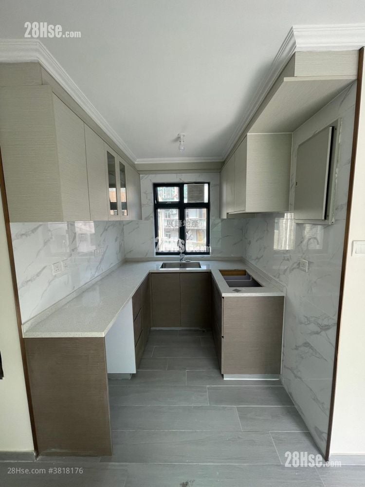 Village Rental 4 Bedrooms , 2 Bathrooms 700 ft²