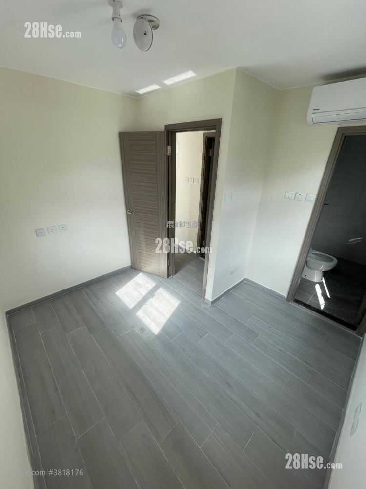 Village Rental 4 Bedrooms , 2 Bathrooms 700 ft²