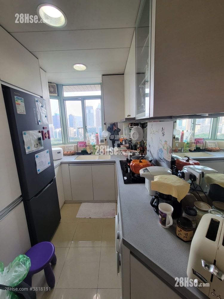 港景峰 售盤 3 房 , 2 浴室 817 平方呎