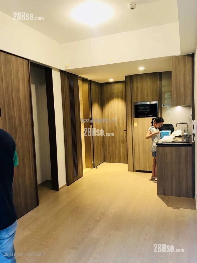 The Met. Acappella Rental 389 ft²