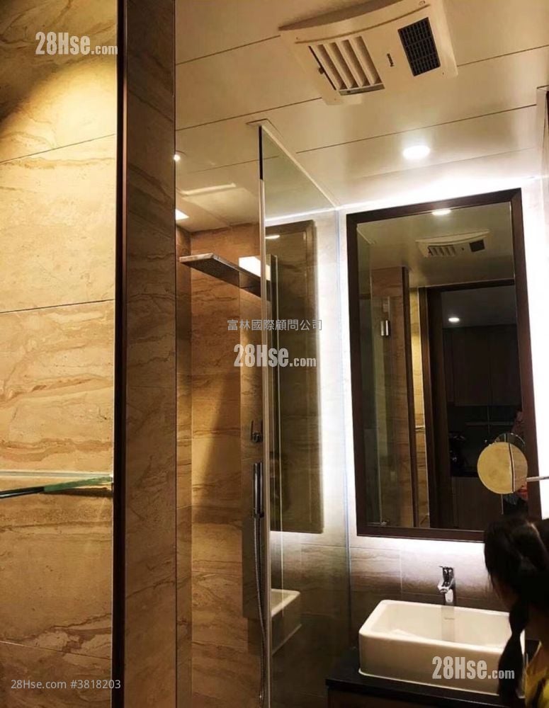 The Met. Acappella Rental 389 ft²