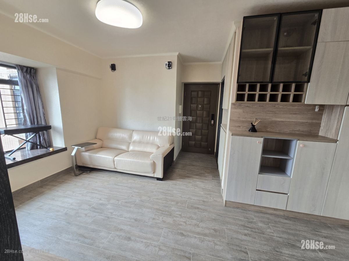 Sunshine City Rental 3 Bedrooms , 1 Bathroom 519 ft²