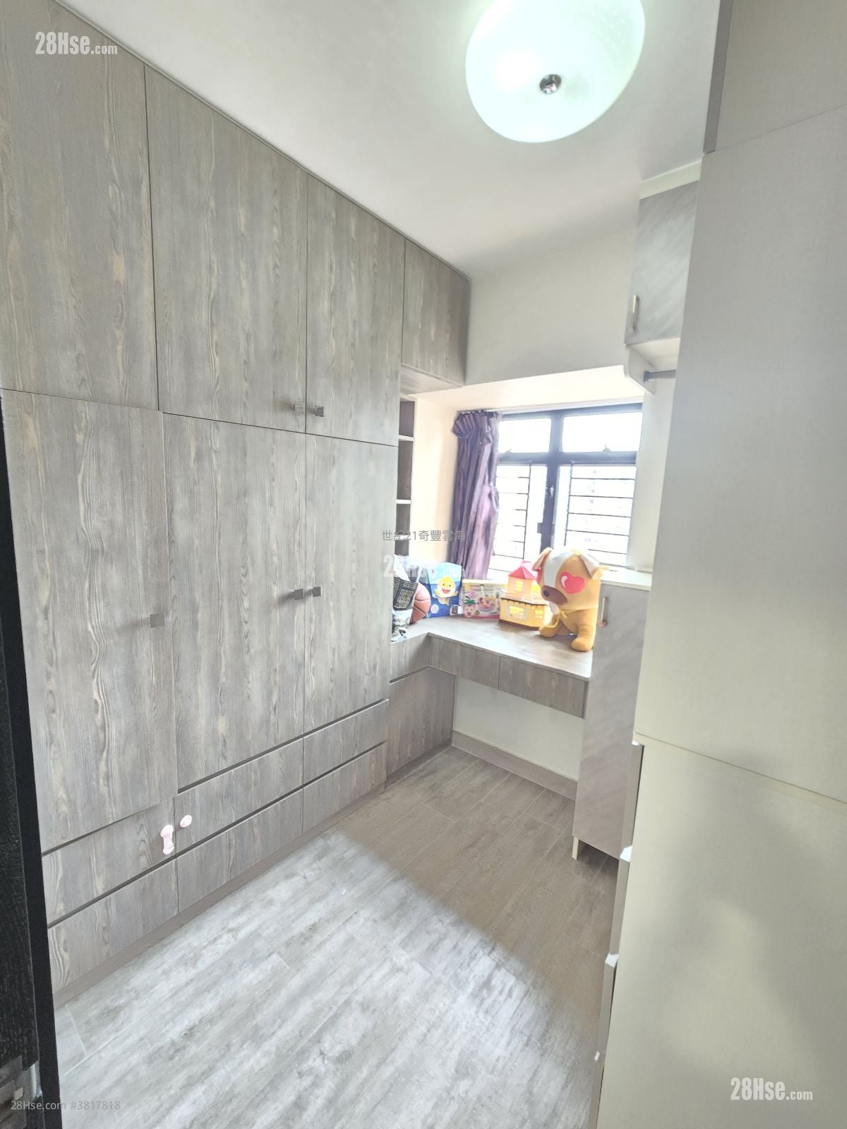 Sunshine City Rental 3 Bedrooms , 1 Bathroom 519 ft²