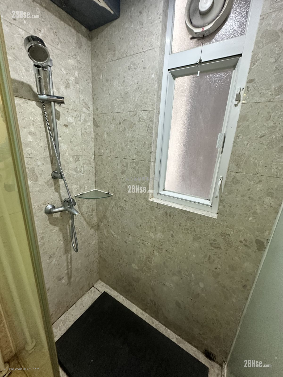 海外大廈 租盤 開放式間隔 , 1 浴室 130 平方呎