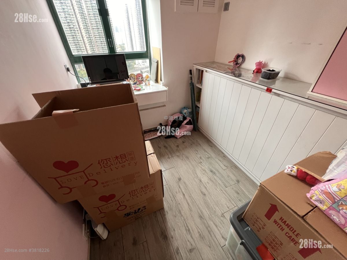 bedroom 1: Parkview Court Sell 2 Bedrooms 478 ft²